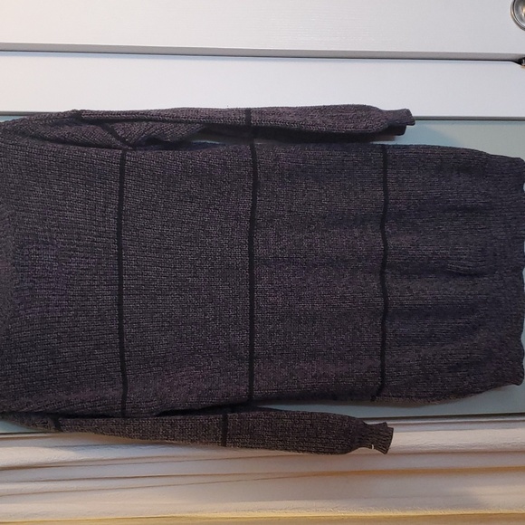 (3 For $20) Burton ladies sweater - Picture 3 of 4